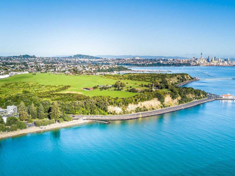 AUCKLAND CELE 4