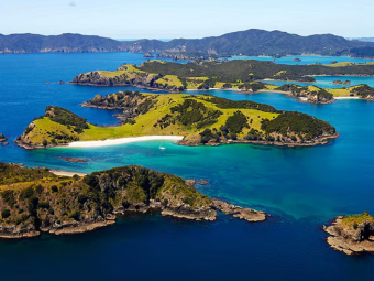 BAY OF ISLAND CELE 8